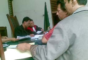 Sidang Yustisi di PN Jaksel  Di-Cueki  Warga